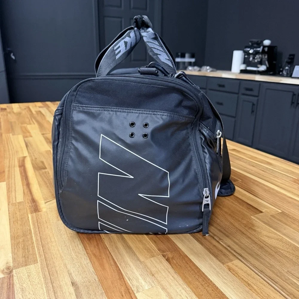 Vintage Y2k Nike Athletic Gym Black Duffle Bag